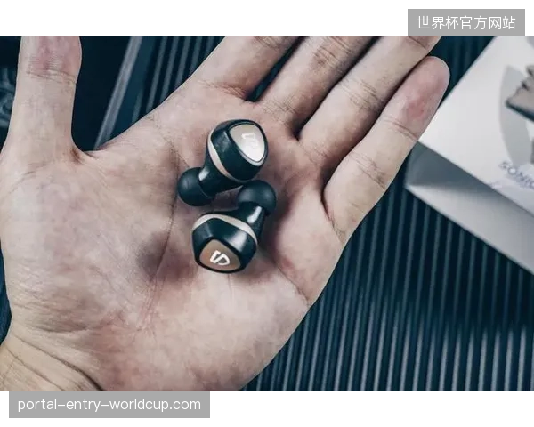 多地赛事转播中频繁出现的音画异步问题，揭示了云转播链路中的哪些环节短板？